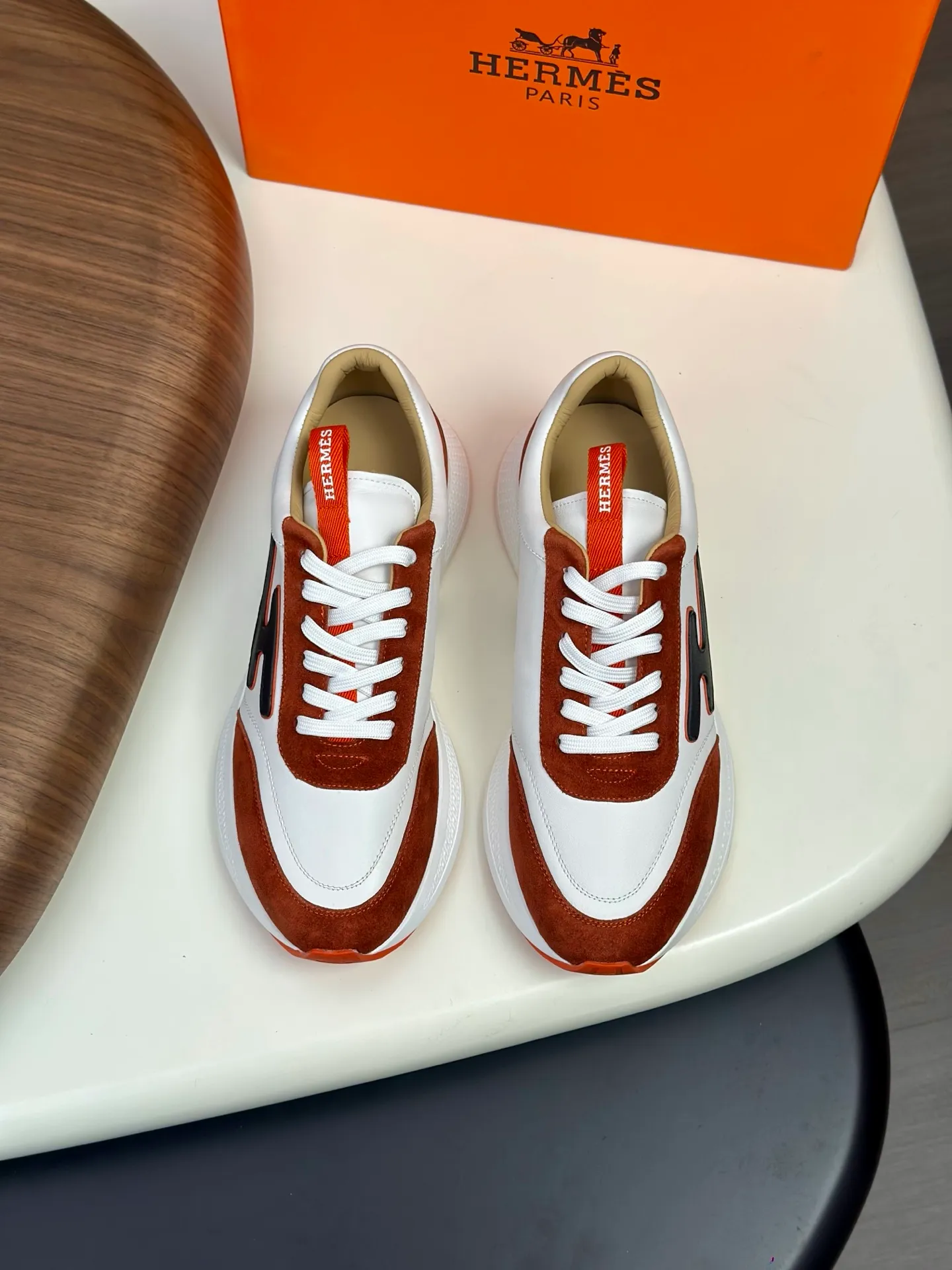 [HERMES] Hermès men's shoes 💰840💰 - High-end quality original order - Upper: 🔝 tumbled calfskin, brand canvas cloth, shoe body sewn with ´H´ pattern - Lining: water-dyed cowhide - Outsole: ultra-light T men's shoes 💰U foam rubber; two-color molded outsole - Ultra-high quality control, fine workmanship: highlighted (high-end, luxury, grade) -Size :39-44 (38, 45, can be customized)